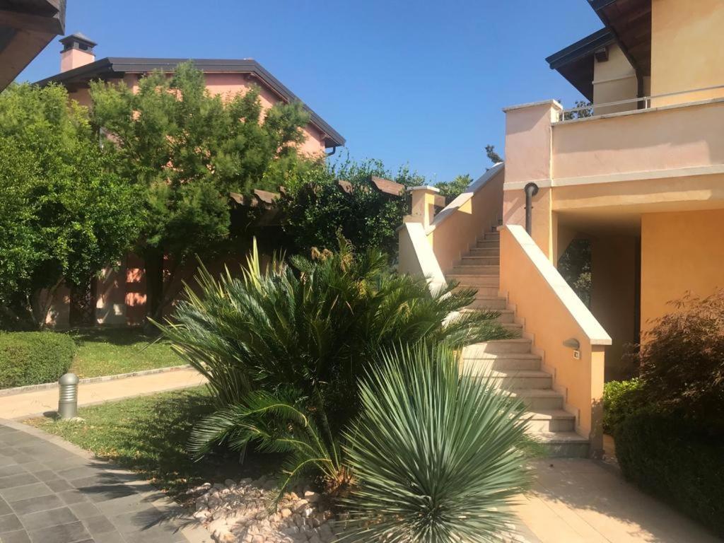 Luxury Apartments - Le Fate - Residence With Pool Manerba del Garda Exteriör bild