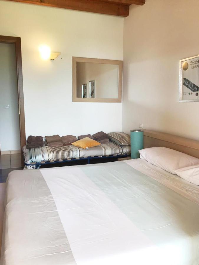 Luxury Apartments - Le Fate - Residence With Pool Manerba del Garda Exteriör bild